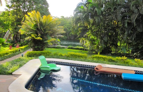 Pacific Harbour Villa | Riverfront estate, walking distance to everything, free WIFI, family friendly!