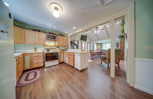 Austinburg Cottage | Riverfront Geneva Cottage on Grand River!