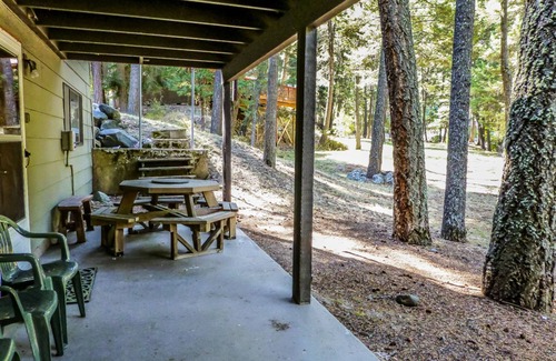 Joseph House | Riverfront ground-floor apartment with patio & lovely yard - dog-friendly