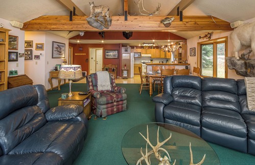 Gallatin Gateway House | Riverfront home on Gallatin with access to Big Sky and Bozeman