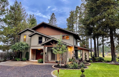 Three Rivers House | RIVERFRONT Home on the Big Deschutes, 4 miles southwest of Sunriver Resort