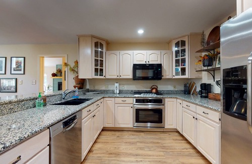 South Fork Cabin | Riverfront Home w/a Private Hot Tub, Gazebo, Deck w/River Views, & Free WiFi