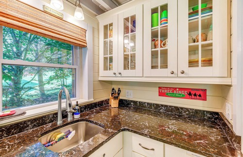 Lansing House | Riverfront Home w/Fire Pit + Deck in Lansing