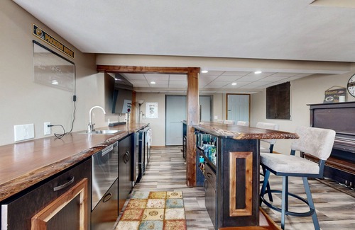 Wrightstown House | Riverfront home with pool, hot tub & sauna - perfect location
