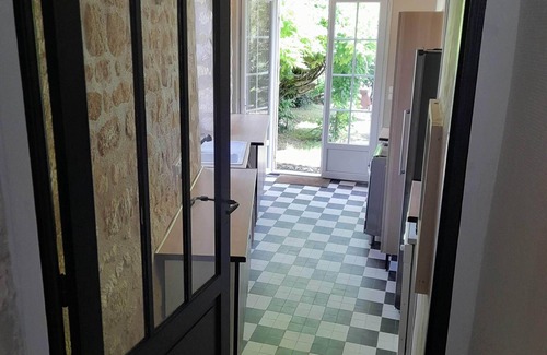 Port-d'Envaux House | Riverfront house 400 m from beach