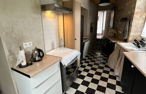 Port-d'Envaux House | Riverfront house 400 m from beach
