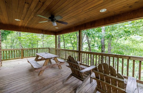 Mentone Cabin | Riverfront l Hot Tub l Dock