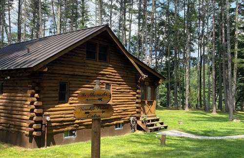 Wentworth Cabin | Riverfront Log Cabin with Mountain Views - Hot Tub & Wood Burning Fireplace
