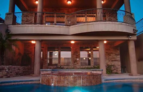 Bullhead City House | Riverfront Luxury Mansion, private Pool & Spa