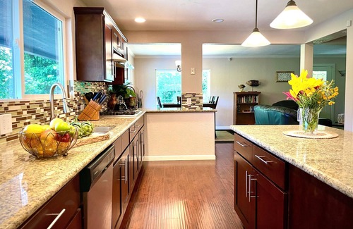 Grants Pass House | Riverfront on the Rogue! Ideal Southern Oregon location