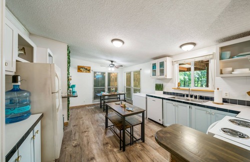 Tahlequah House | Riverfront Property On 5 Acres