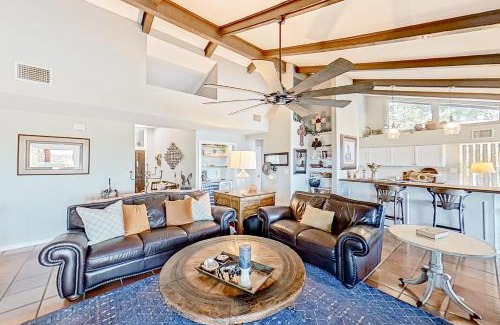 Spicewood House | Riverfront R & R