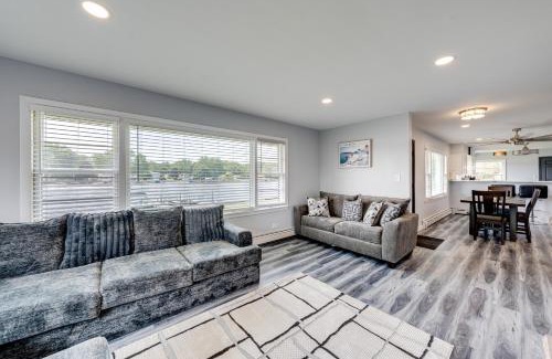 McHenry House | Riverfront Retreat with Dock and Kayaks in McHenry
