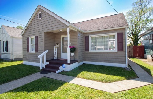 St Albans Cottage | Riverfront Retreat with Dock! Just a few minutes from the local boat ramp