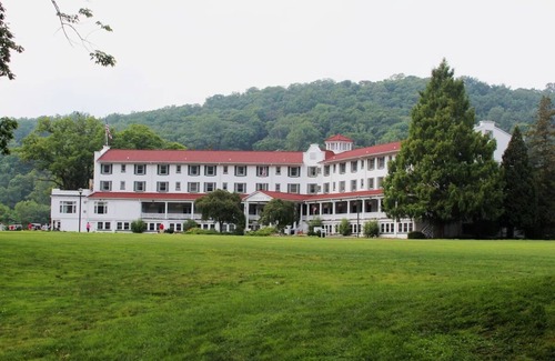 Shawnee On Delaware House | Riverfront Stay – Peaceful Pocono Escape Near Nature & Trails | 2 Units