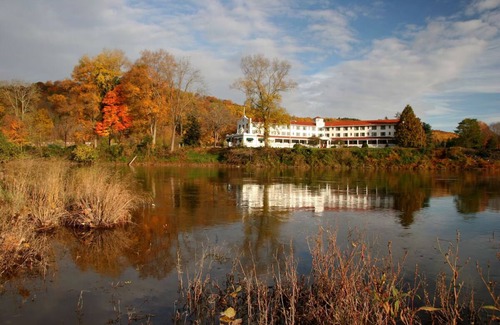 Shawnee On Delaware House | Riverfront Stay – Peaceful Pocono Escape Near Nature & Trails | 2 Units
