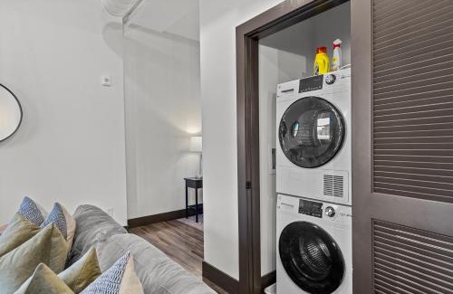 Downtown St. Louis Apartment | Riverfront Studio - Walk to Arch, Casino and Conventions in Minutes