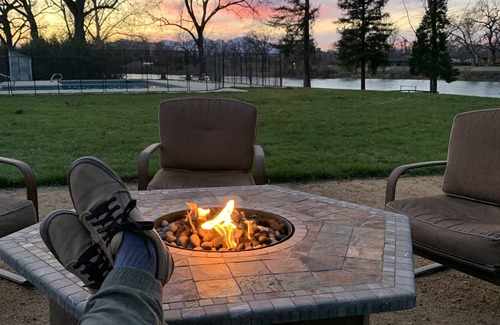 Cascade House | Riverhouse Sanctuary on the Sacramento River — Spa, Pool & Privacy - Sleeps 10