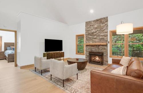 Lynn House | Rivers Edge Casita with River views