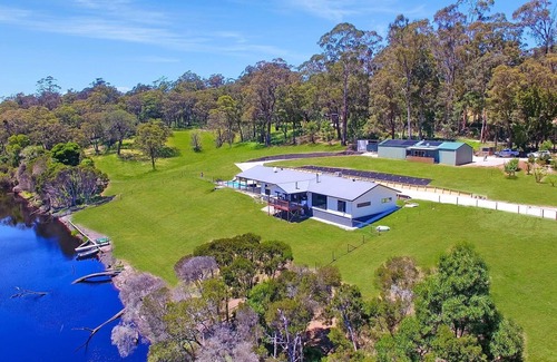 Toorloo Arm House | Rivers Edge - Experience a truly unique and serene holiday