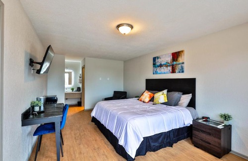 Warsaw Hotel | Rivers End Motel and RV Park