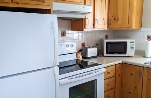 Lyons House | Riverside A-Frame Close to RMNP, 2 BDR King, 1 BTH, Autumn is the BEST season!