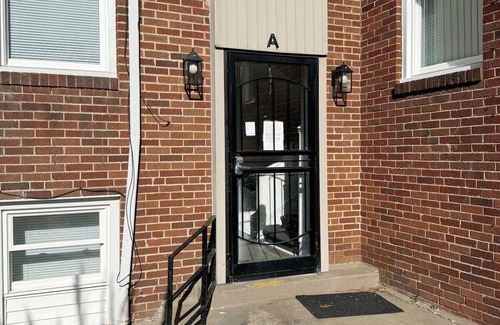 Evansville Apartment | Riverside A6- EVV 1BR-1BA Apt