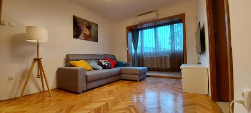 Odorheiu Secuiesc Apartment | Riverside apartment