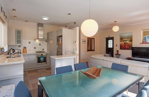 Nelson City Centre Apartment | Riverside Apartment in central Nelson.