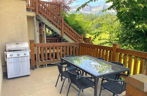 East Kootenay Condo | Riverside Chalet + Suite. Enormous Space