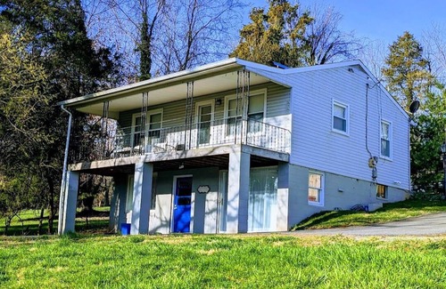 Bakerton House | Riverside cottage, minutes from historic Harpers Ferry! Private river access!