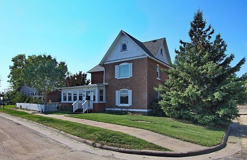 Teeds Grove House | Riverside cozy 4-bedroom house in charming Sabula with WiFi, AC