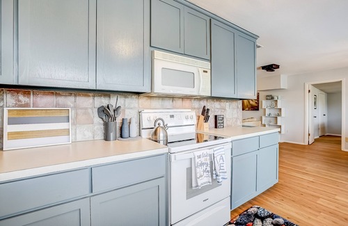 Pedernales Bend House | Riverside escape with a scenic deck, grill, firepit & central AC - dog-friendly
