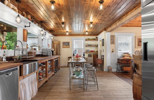 Warren House | Riverside House - Rustic Gatherings Lodge Guest House - Hot Tub + Chef's Kitchen