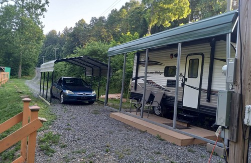 Robbinsville House | Riverside. Queen & Bunk bed-charcoal and firewood included. Pet friendly