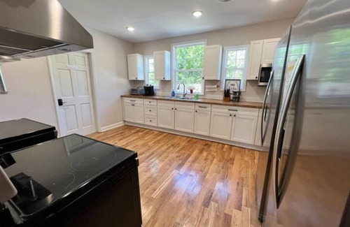Fries Apartment | Riverside Refuge at The Washington Inn 2