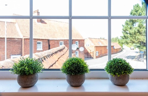 Ollerton House | Riverside Rest - quirky split-level 3-bed cottage