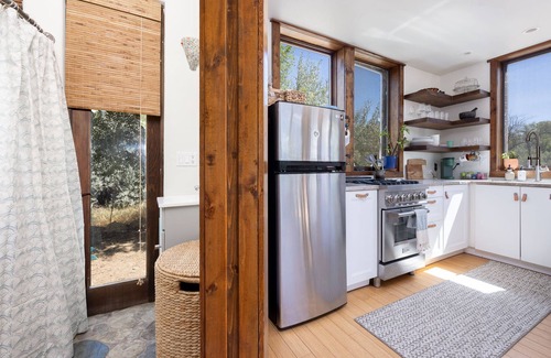 Aztec Cottage | Riverside Retreat Aztec -Tiny Home on the Animas River. 30 minutes to Durango!