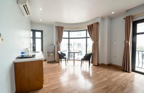 Dong Hoi Hotel | Riverside Row Apartment
