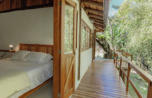 Visconde de Maua Ski Chalet | Riverside suite in Visconde de Mauá