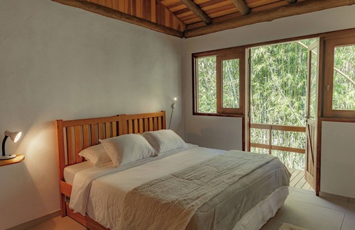 Visconde de Maua Ski Chalet | Riverside suite in Visconde de Mauá
