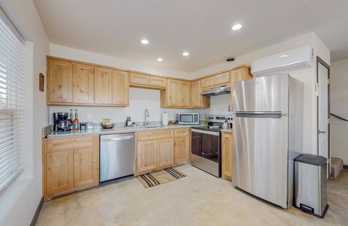 Barelas House | Riverside Townhome