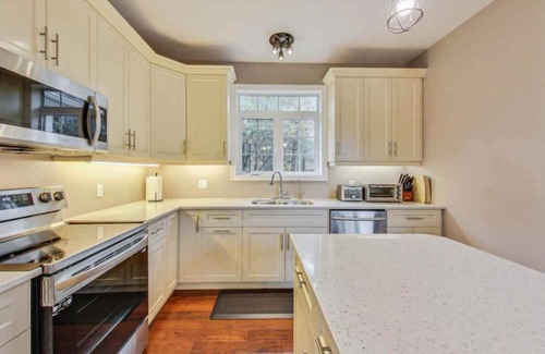 Severn Cottage | Riverstone - Large Cottage w/Dock, Kayaks, Paddleboards, Beautiful Views, AC