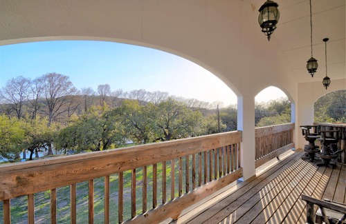 Ingram House | Riverview House, Upper Unit, 1BR/1BA, Sleeps 4, Two Balconies, Big Living Room