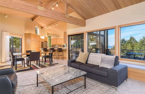 Sea Ranch House | Riverview | Sleeps 12!