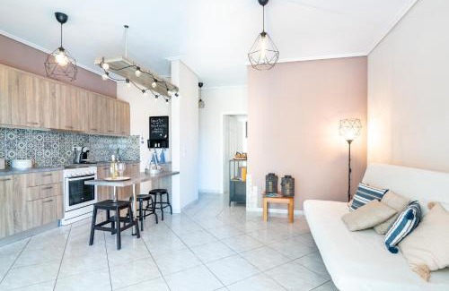Voula Apartment | Riviera Retreat Relaxing Vacation Apartment by the Sea in Voula