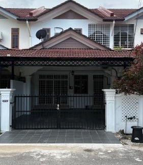 Kusial House | Rj Homestay