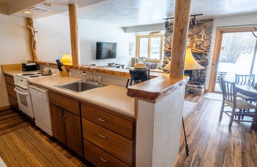 Teton Pines Condo | RMR: Cedars 1412 Condo in The Aspens/Wilson, WY