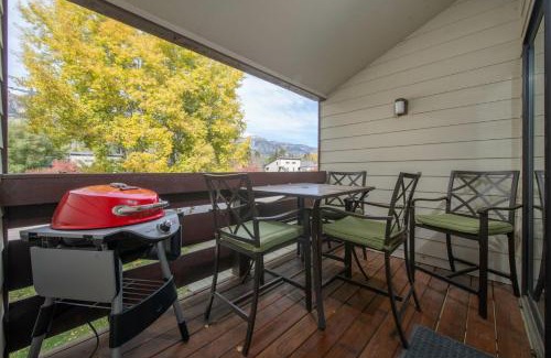 Moose Wilson Road Apartment | RMR: Cinquefoil 1613 Condo in The AspensWilsonWY