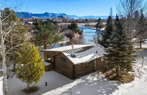 Wilson Cabin | RMR: Fish Creek Cabin- Charlie in Wilson, WY
